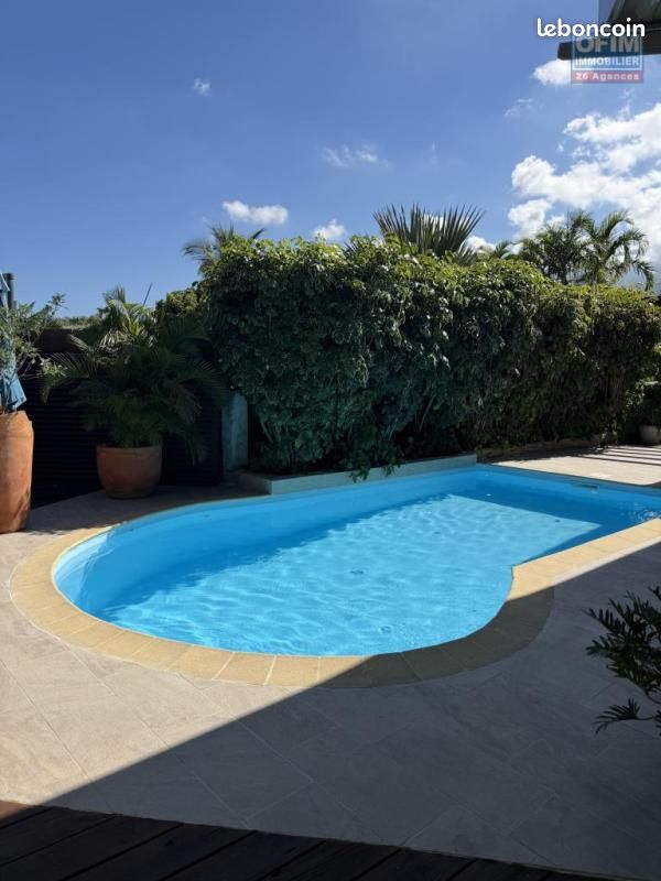 Maison 5 pièces 117 m² · à Saint-Louis · 117 m² · 1 950 €