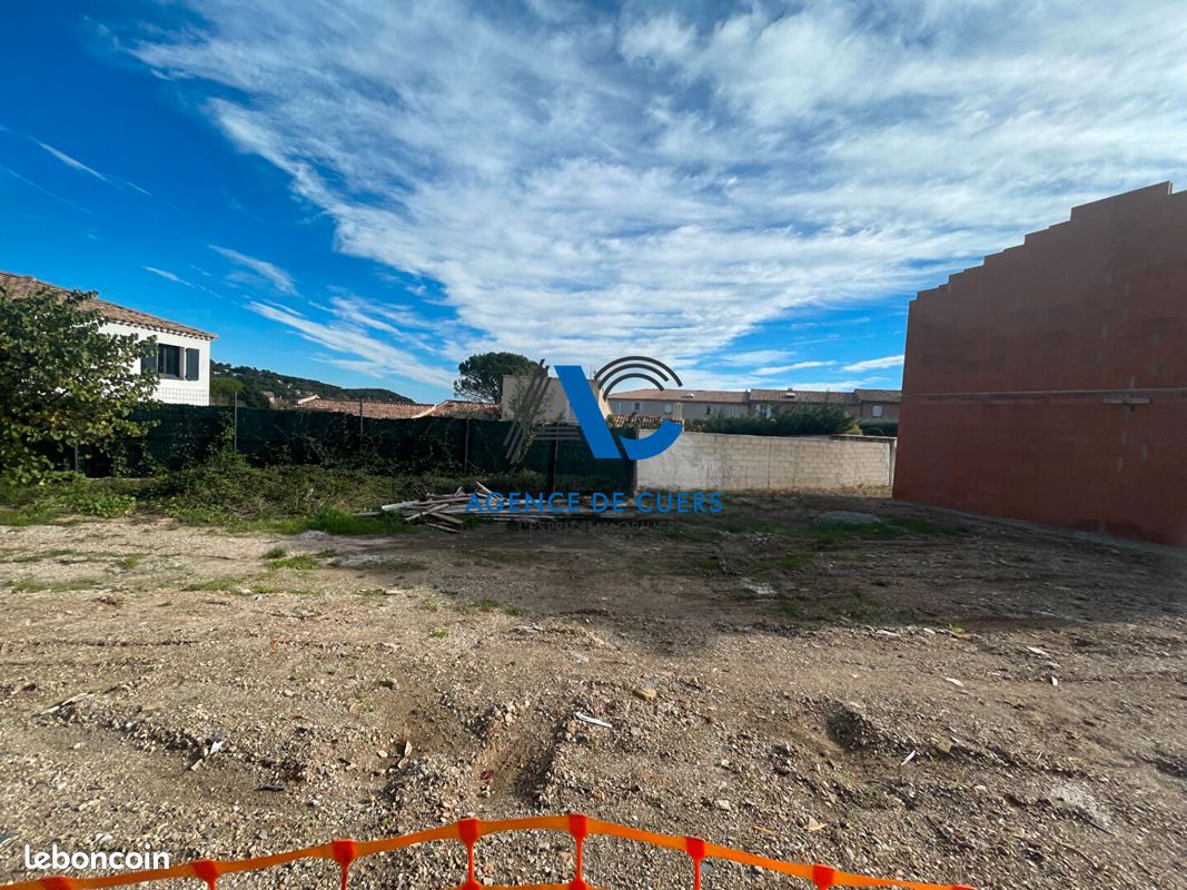 Terrain 196 m² · à Cuers · 196 m² · 125 000 €