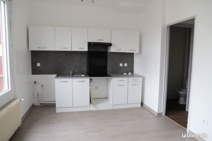 Maison de ville 4 pièces 75 m2. Libre de suite. Profils recherché 2 cdi et 1 garant