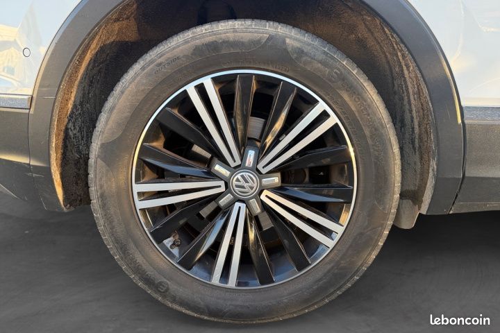 Volkswagen Tiguan 2.0 TDI 150 DSG7 Carat Exclusive / CARPLAY / TOIT OUVRANT / CAMERA 360 / REGULATEUR ACC (image 17)