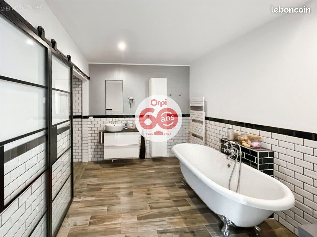 Maison 4 pièces 215 m² (image 4)