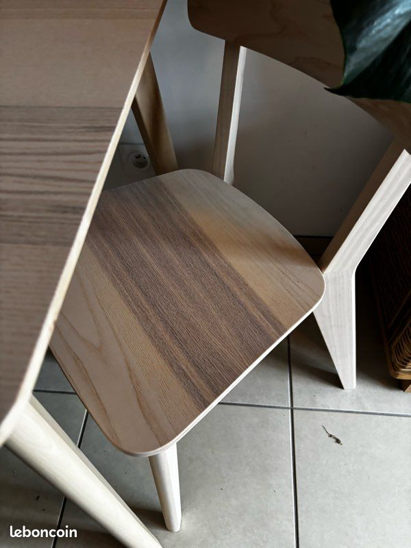 Table et 2 chaises (image 5)