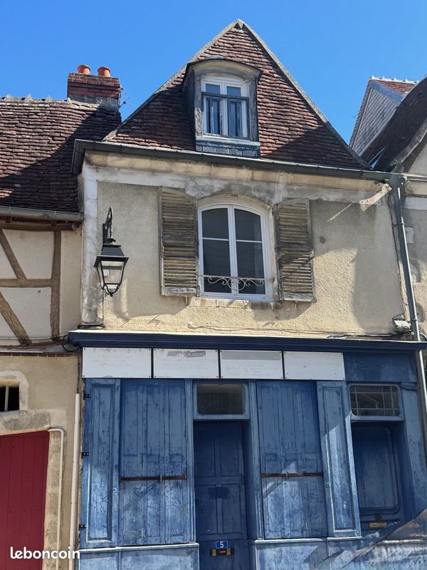 Immeuble 10 pièces 145 m² · à Bourges · 145 m² · 190 000 €