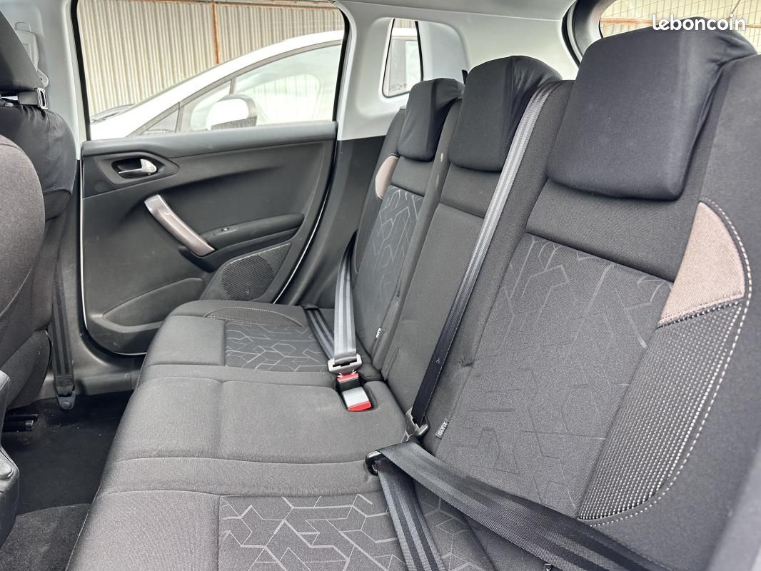 Peugeot 2008 1.2 82ch BVM5 Access (image 7)