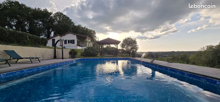 Propriété 6 pièces 137 m²