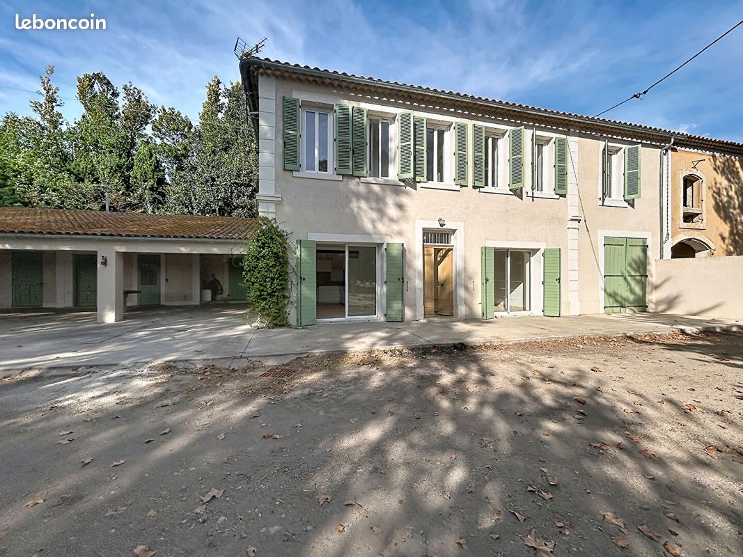 Maison 5 pièces 147 m² · à Grans · 147 m² · 1 930 €/mois
