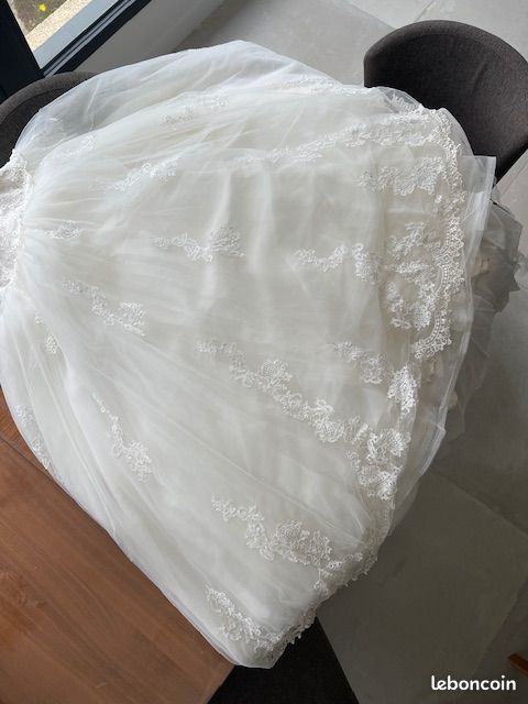 Robe de mariée + jupon + voile (image 12)
