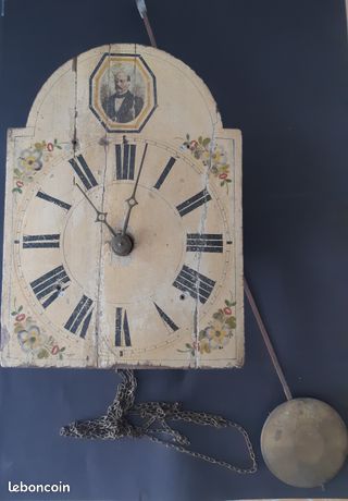 Pendule mural Foret Noire Bois sculpté XIXème - Antiquités