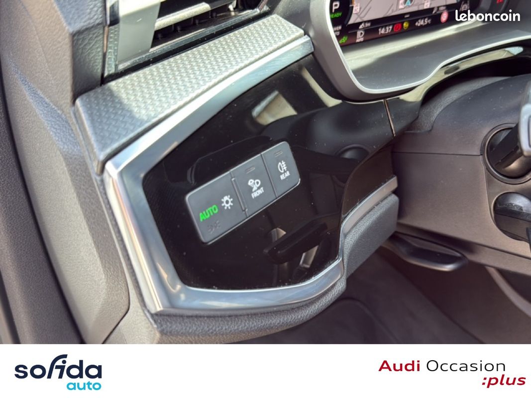 AUDI Q3 45 TFSIe 245 ch S tronic 6 S line (image 11)