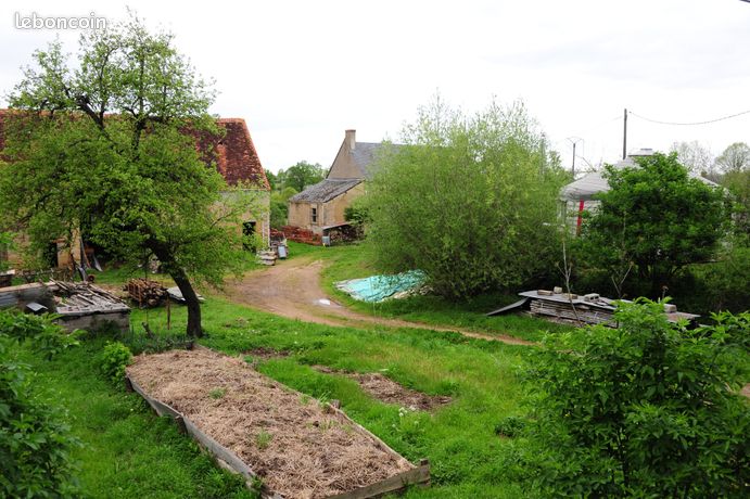 Maison de 80m2 avec grange et terrain de 5800m2