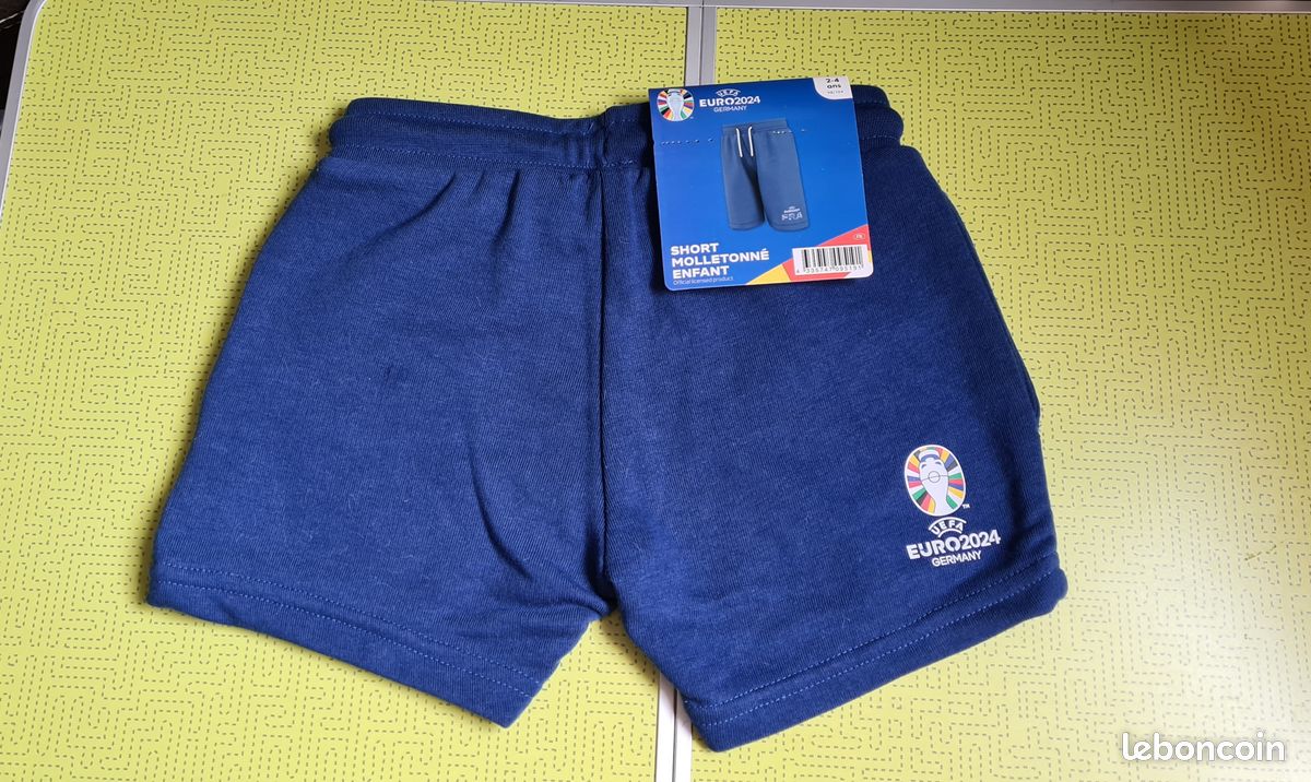 Short molletonné UEFA Euro 2024 - neuf - 2/4 ans (image 3)