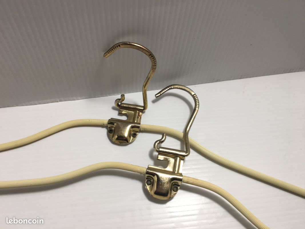 Cintre à épingles à vêtements - France