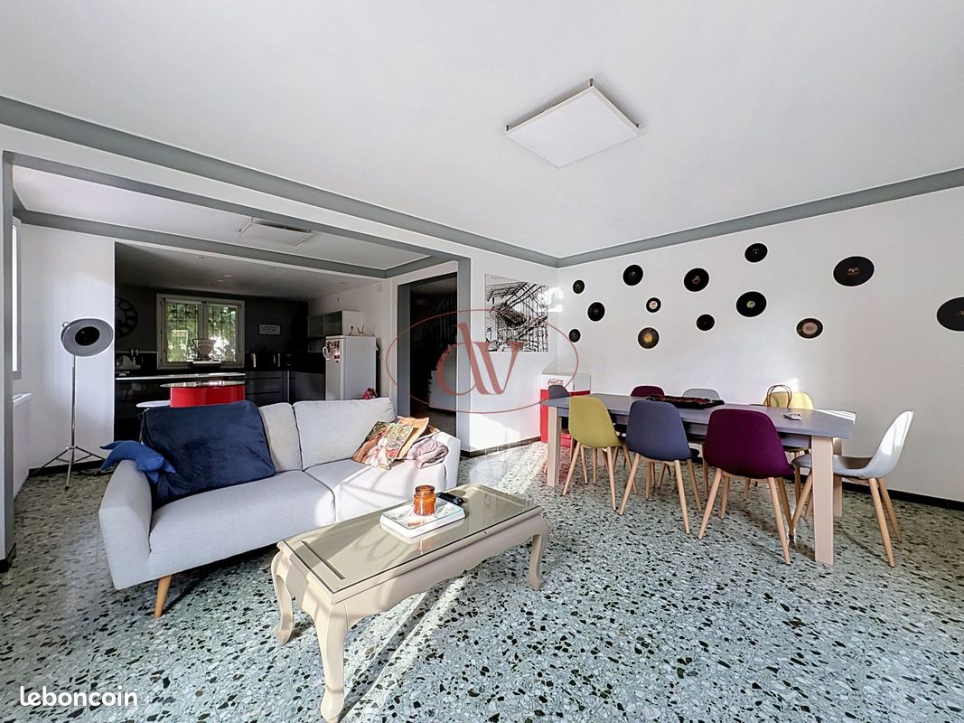 Maison 8 pièces 160 m² · à Perpignan · 160 m² · 240 000 €