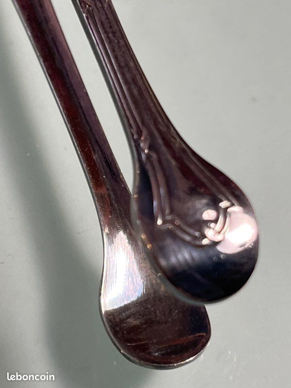 Pince à sucre en métal argenté modèle Rubans or