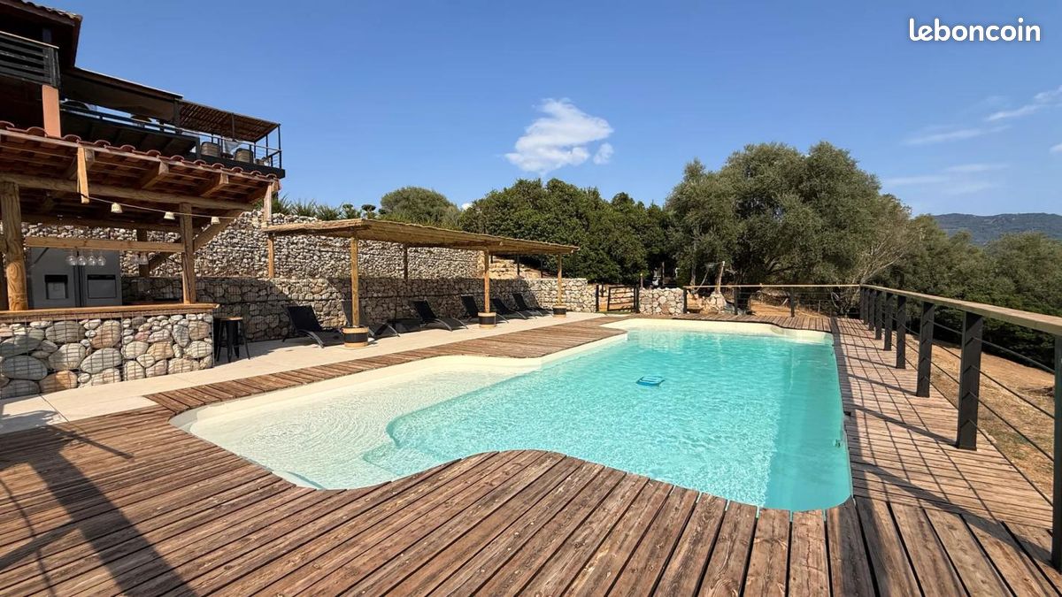 Maison 10 pièces 252 m² · à Cognocoli-Monticchi · 252 m² · 945 000 €