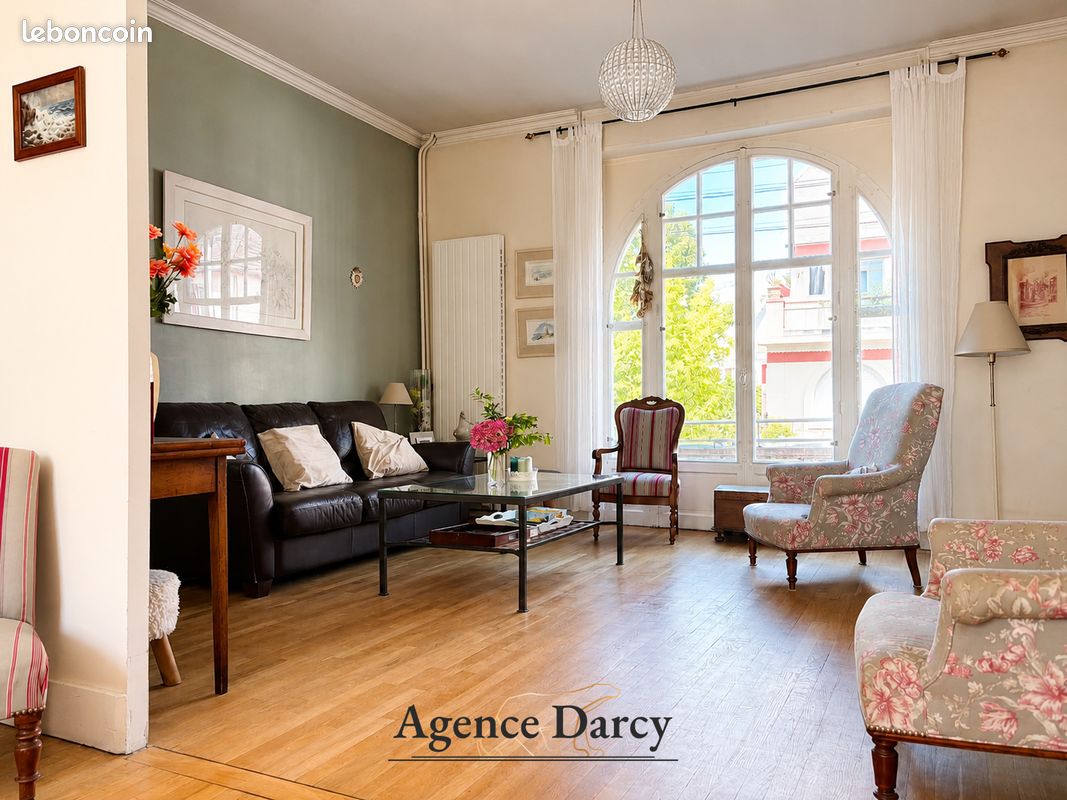 Maison 12 pièces 242 m² · à Dijon · 242 m² · 798 000 €