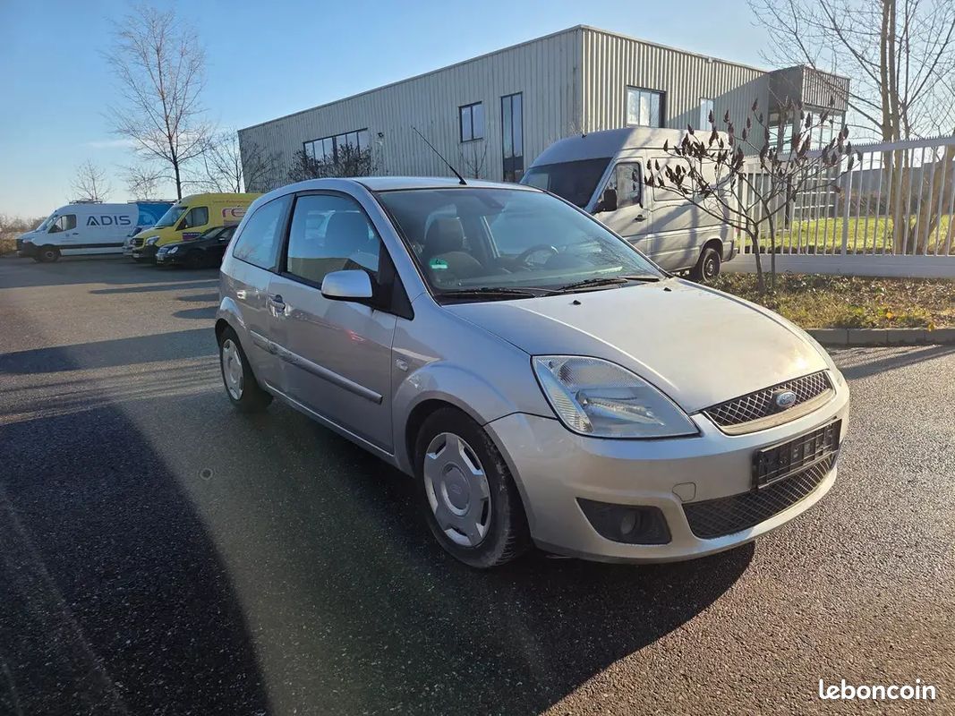 Ford Fiesta (image 2)