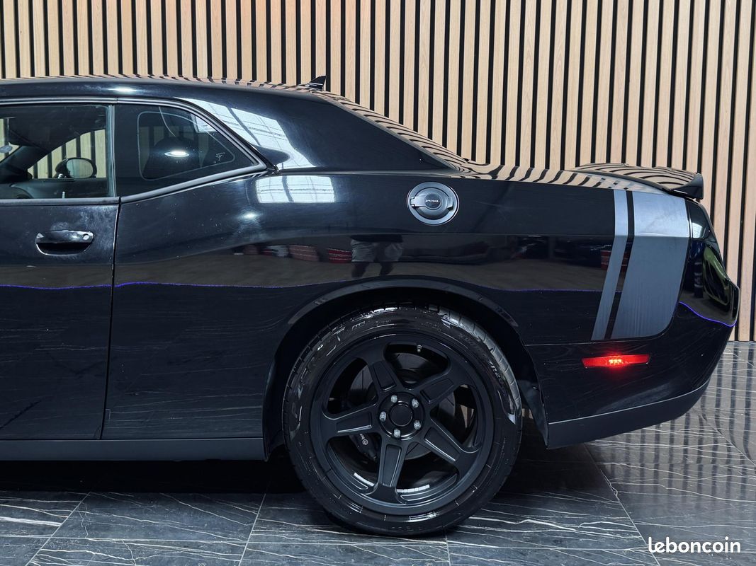 Dodge challenger 6.4l 485 srt scatpack hornet shaker immat fr sort de résvision etat neuf (image 16)
