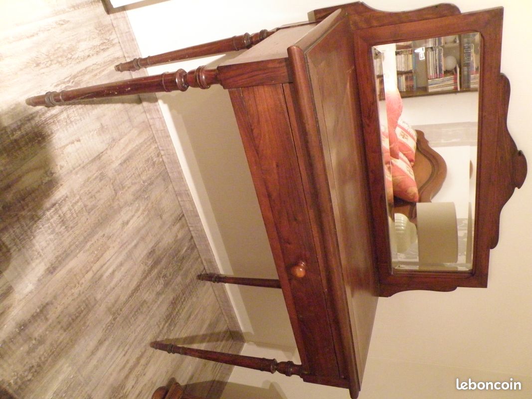 Mobilier: commode en bois avec miroir (image 1)