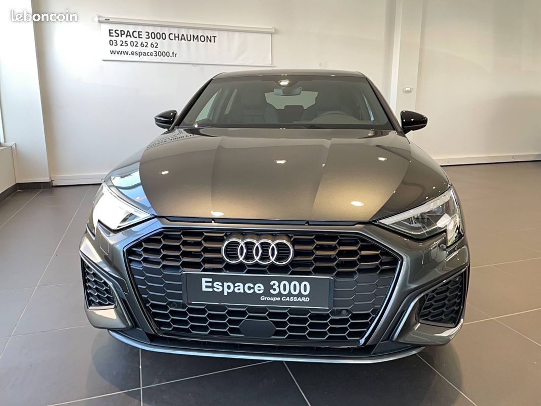 AUDI A3 Sportback 40 TFSIe 204 S tronic 6 S Line (image 8)