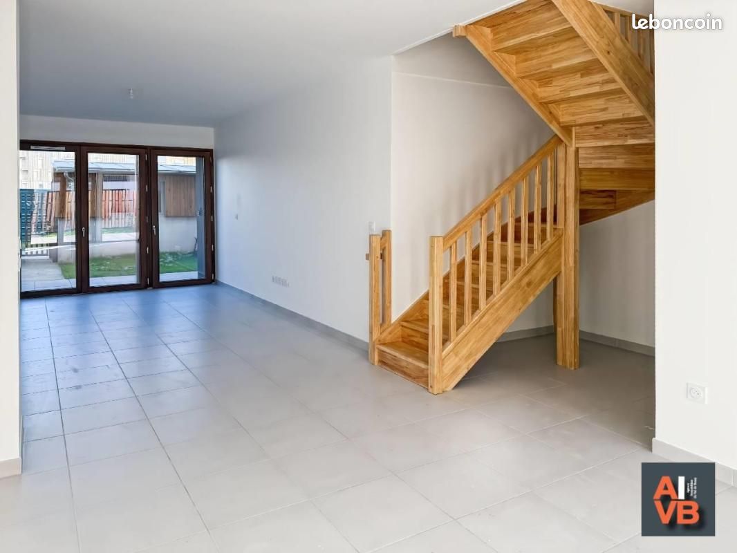 Maison 5 pièces 96 m² · à Bussy-Saint-Georges · 96 m² · 382 000 €