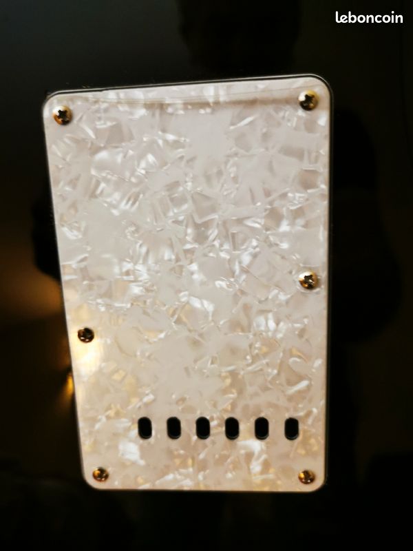 Fender stratocaster (image 6)