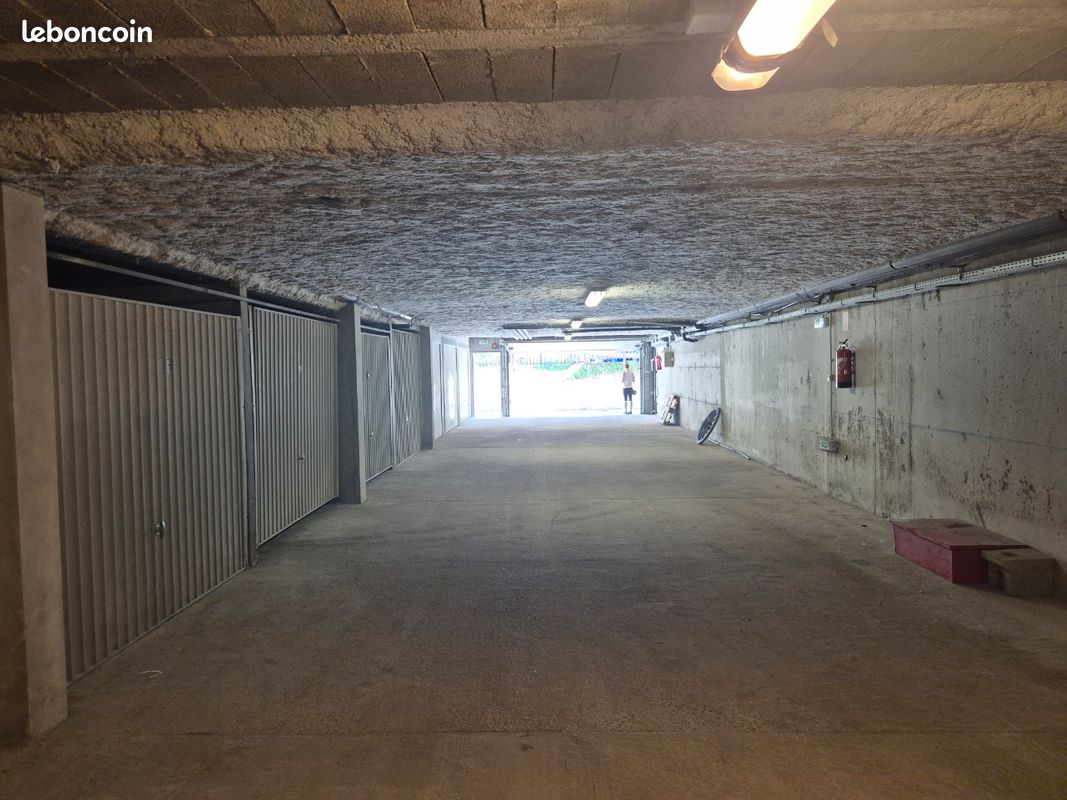 Garage sécurisé · à Montgenèvre · 35 000 €
