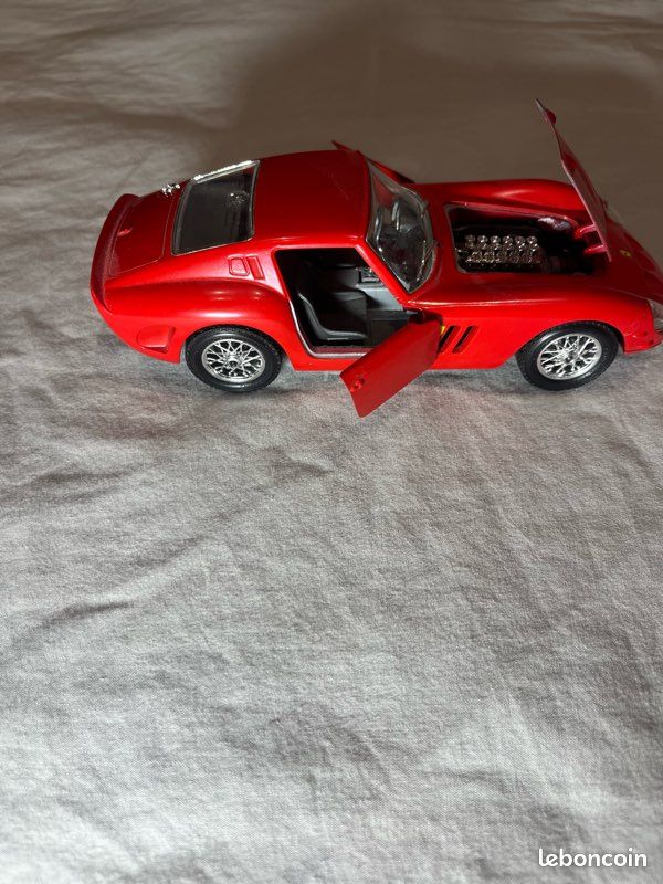 Modèle réduit Ferrari - 250 Gto Coupe 1962 - Rouge 1/18 | Kyosho