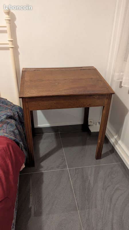 Bureau d'écolier en bois (image 1)