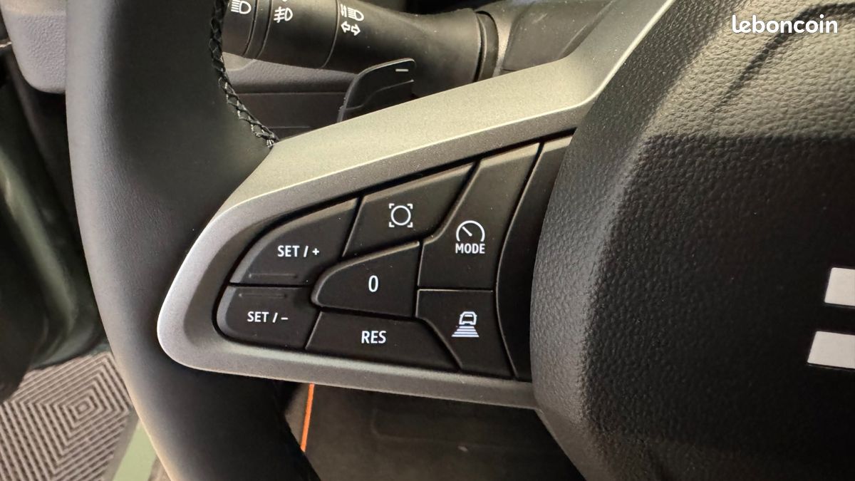 DACIA DUSTER HYBRID-G 150CH 4X4 BVA EXTREME SUREQUIPe (image 24)