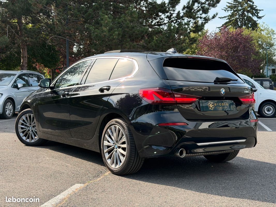 BMW Série 1 118i 1.5 i 12V DCT7 140 cv Lounge (image 2)