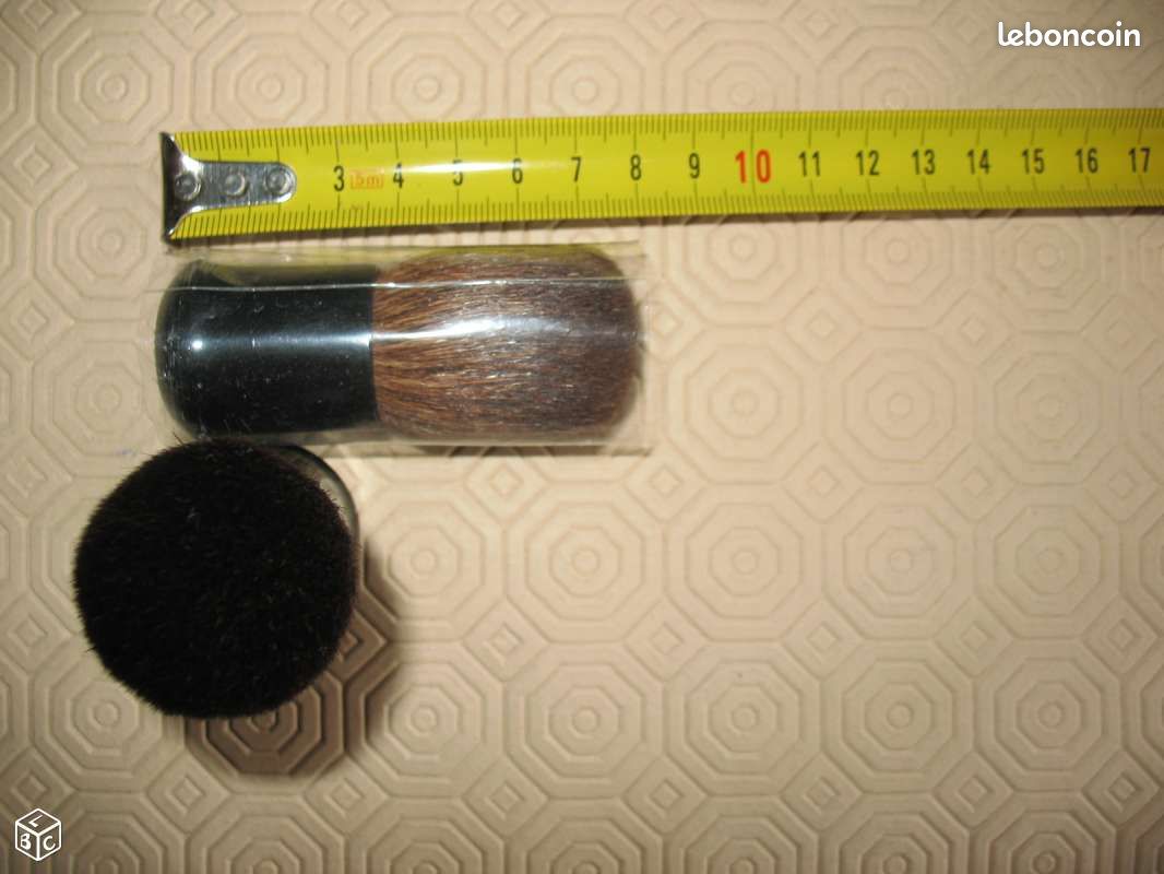 Pinceau maquillage neuf (image 2)