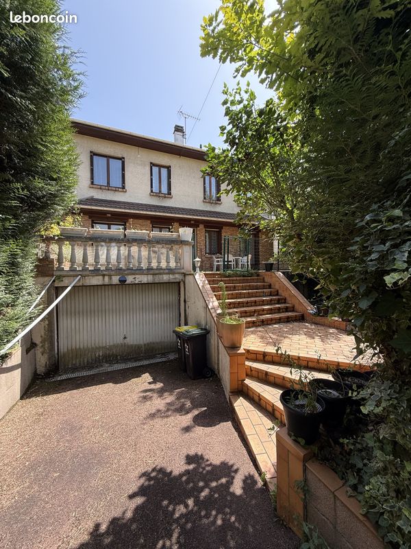 Maison 4 pièces 75 m² · au Blanc-Mesnil · 75 m² · 299 000 €