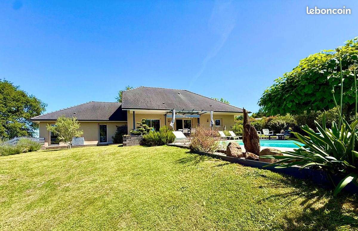 Maison 7 pièces 141 m² · à Brive-la-Gaillarde · 141 m² · 381 000 €