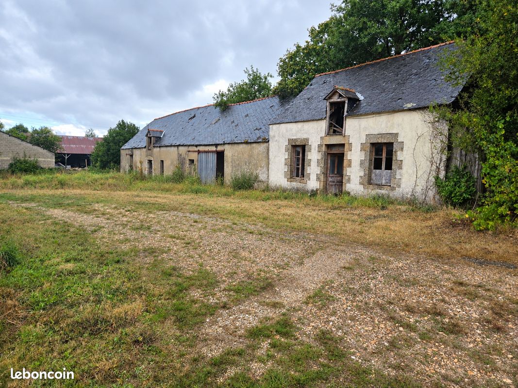 Maison 2 pièces 280 m² · à Forges de Lanouée · 280 m² · 75 000 €