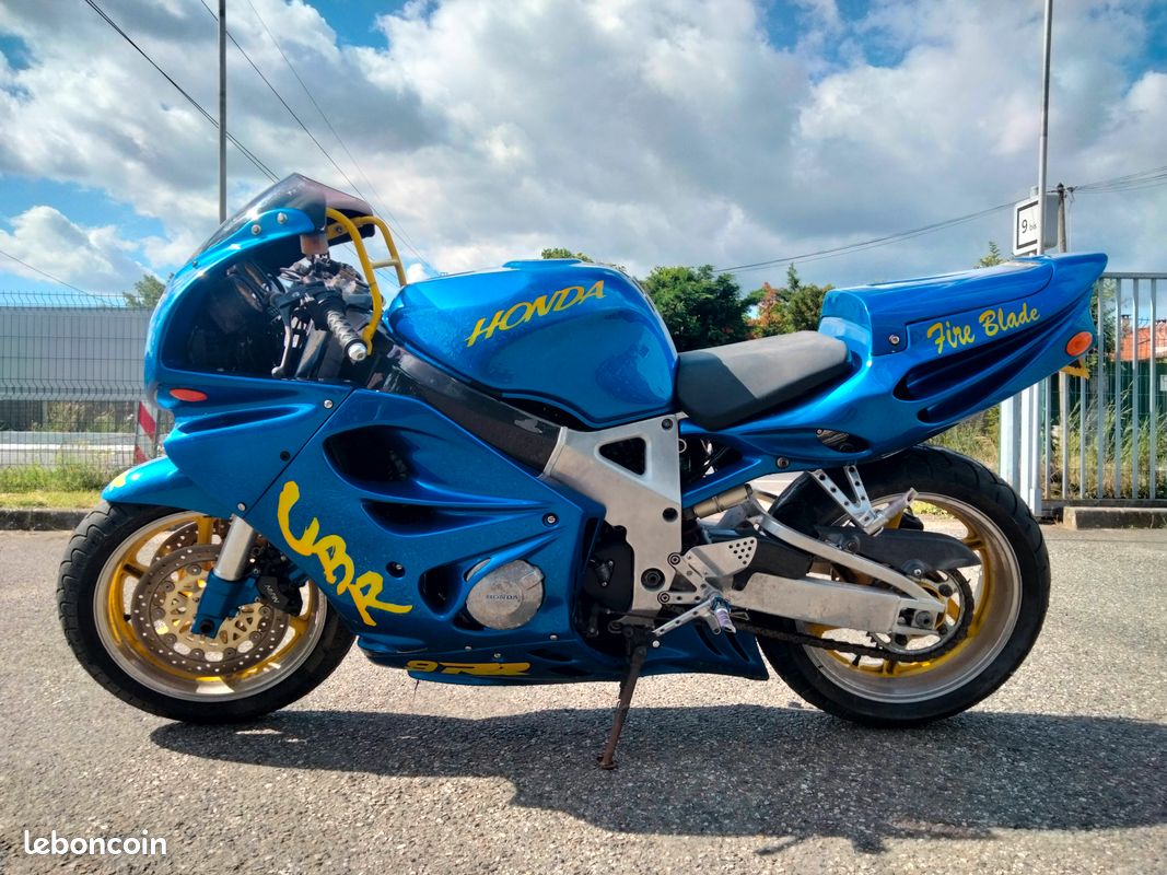 Carénage Arrière Gauche Honda CBR 900 RR SC33 1998 - Pièce D'occasion N44C