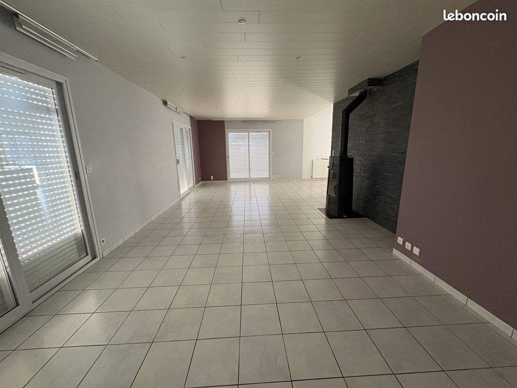 Maison 4 pièces 126 m² · à Montaigu-Vendée · 126 m² · 1 025 €