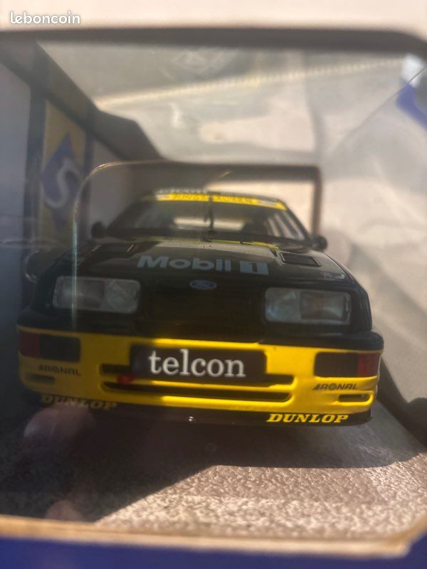 Miniature Solido 8004 – Ford Dunlop Jaune/Rouge 1:18 – Publicitaire