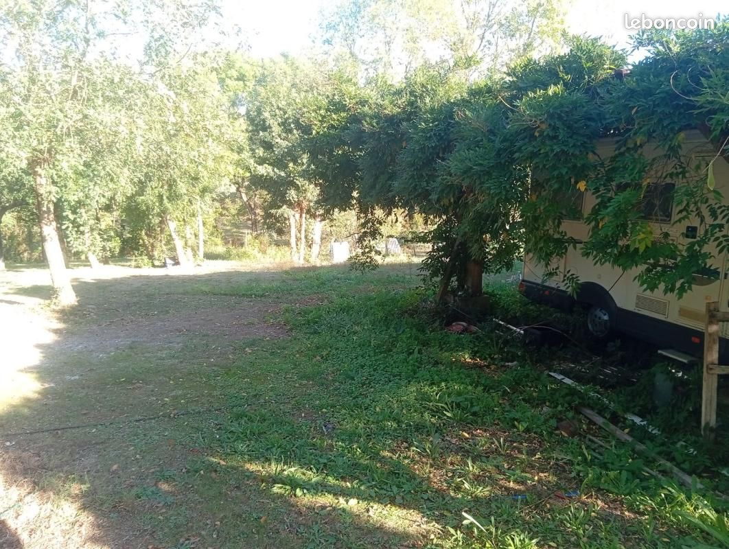 Terrain 1200 m² · à Grosbreuil · 115 900 €