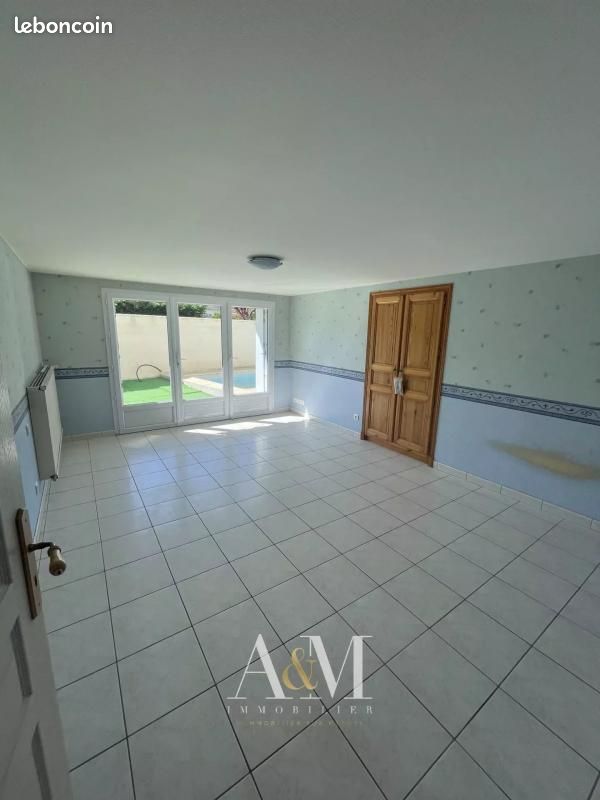 Pavillon 6 pièces 156 m² - Gond-Pontouvre 16160 (image principale 3)