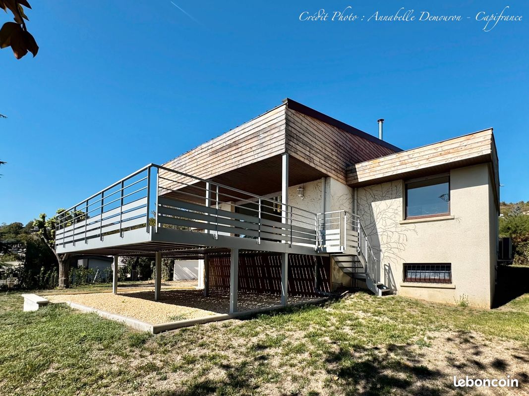 Maison 8 pièces 300 m² · à Clermont-Ferrand · 300 m² · 699 000 €
