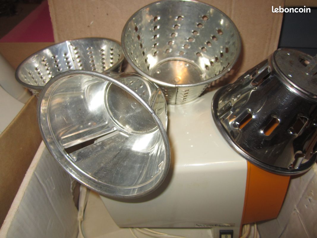 N°1) Robot Moulinex Jeannette vintage Combiné = 4 Râpes pour Fruits et Légumes - Électroménager