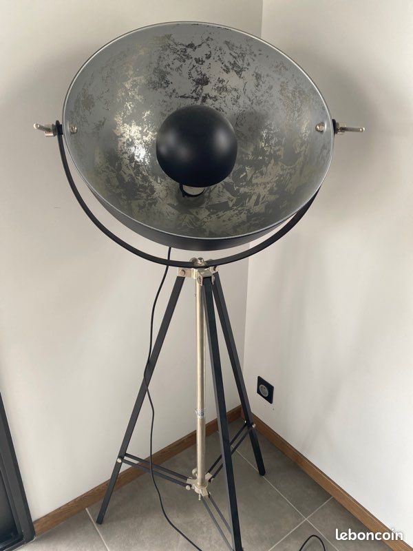 Lampadaire style industriel (image 3)
