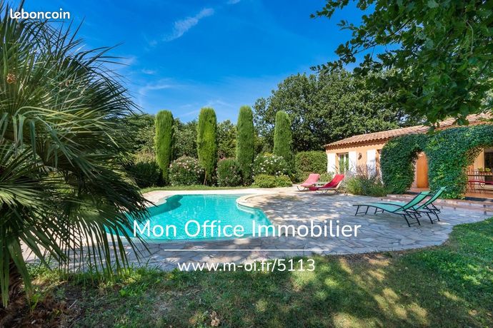 Villa 11 pièces 251 m²