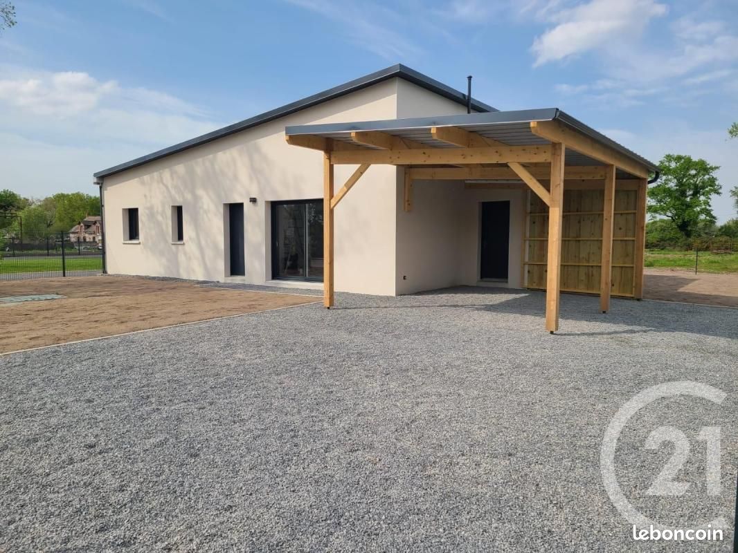Maison 4 pièces 97 m² · à Treffieux · 97 m² · 880 €