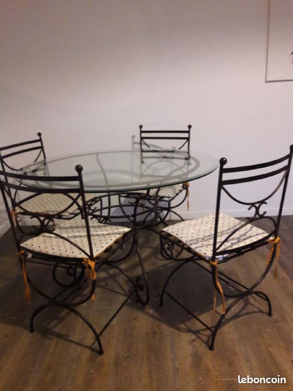 Table en fer forgé de qualité et ses 4 chaises (image 2)