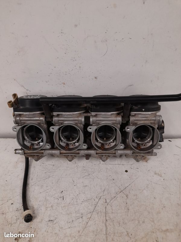 Rampe de carburateur 600 zzr - Équipement moto