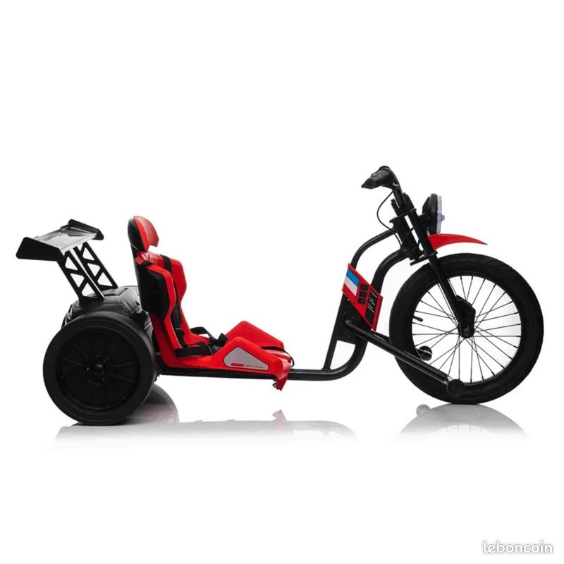 Drift Trike pour enfants de 5 à 16 pouces, grande roue avec siège réglable, cadre en acier, roues arrière et drapeau de sécurité, Madd Gear (noir rouge Drift Trike pour enfants de 5 à 16 pouces, grande roue avec siège réglable, cadre en acier, roues arrière et drapeau de sécurité, Madd Gear (noir rouge