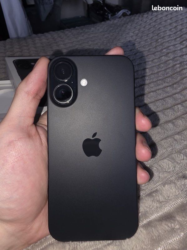 IPhone 16 noir mat 128Go (image 5)
