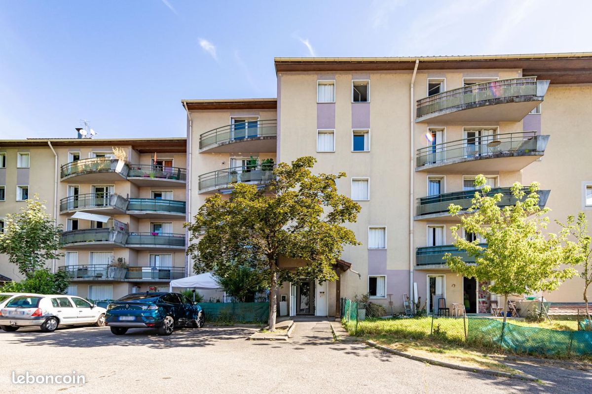 Appartement 3 pièces 72 m² · à Voiron · 72 m² · 110 000 €